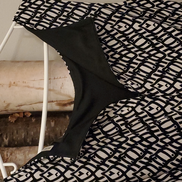 Women's Size 8 Breezy Black Wide Leg Jumpsuit - Picture 6 of 6